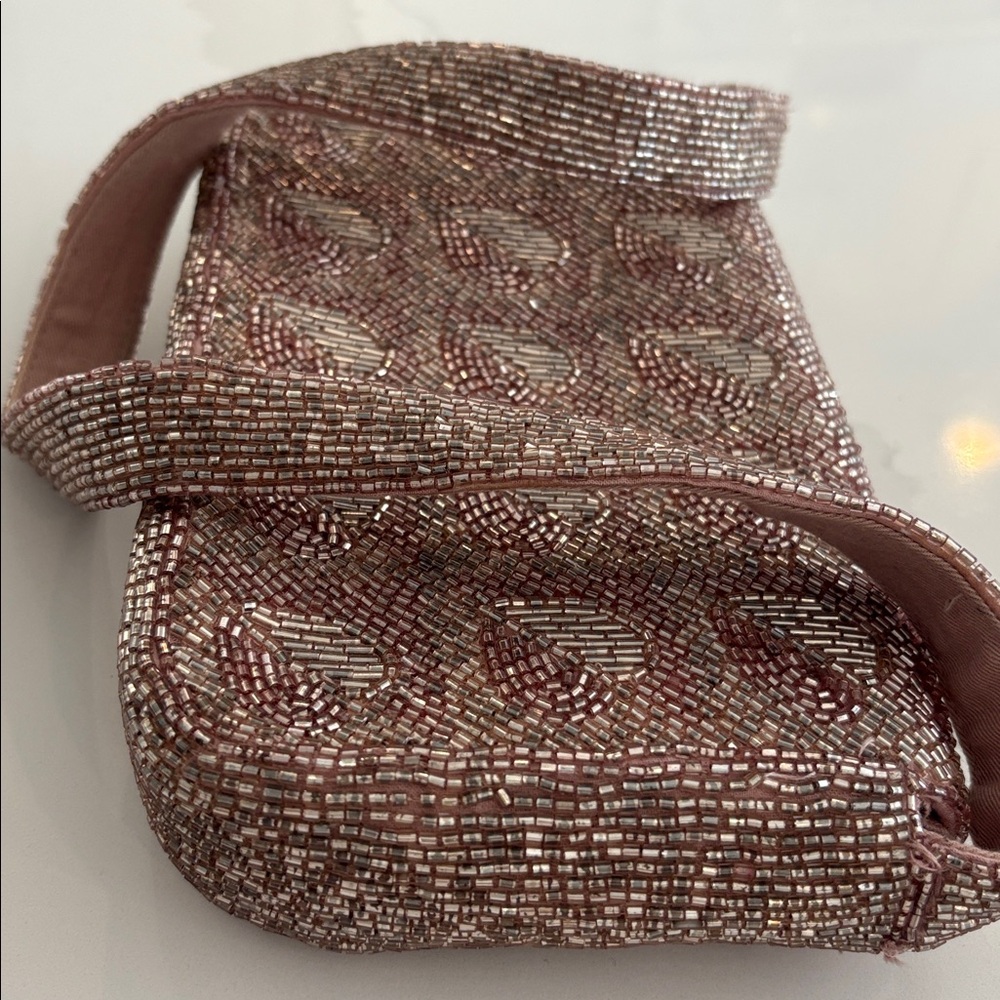 ANTHROPOLOGIE’s Fiona metallic Beaded bag hearts edition. iconic - Picture 6 of 8